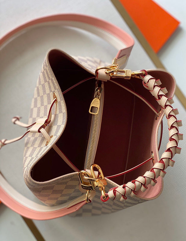 LOV - Luxurious Totes - 2606