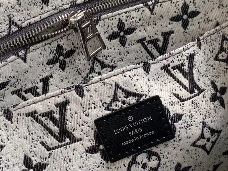 LOV - Luxurious Totes - 878