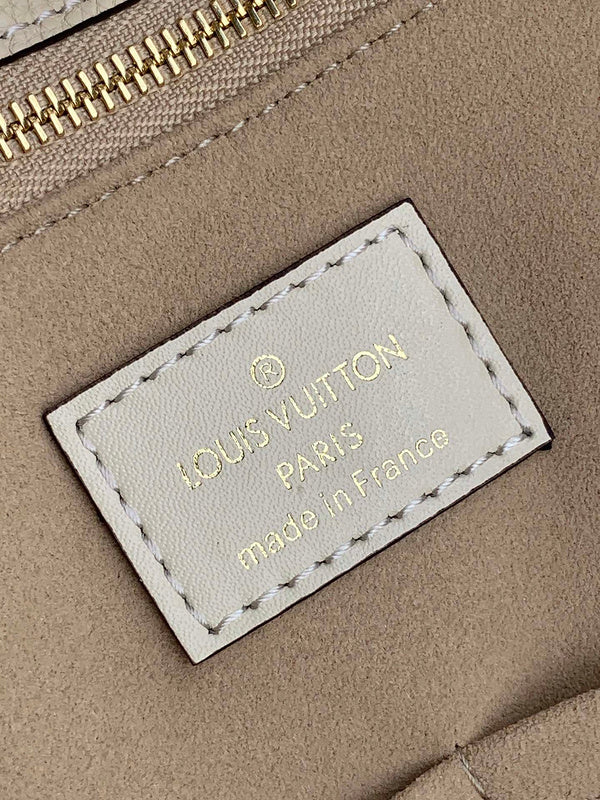 LOV - Luxurious Totes - 370