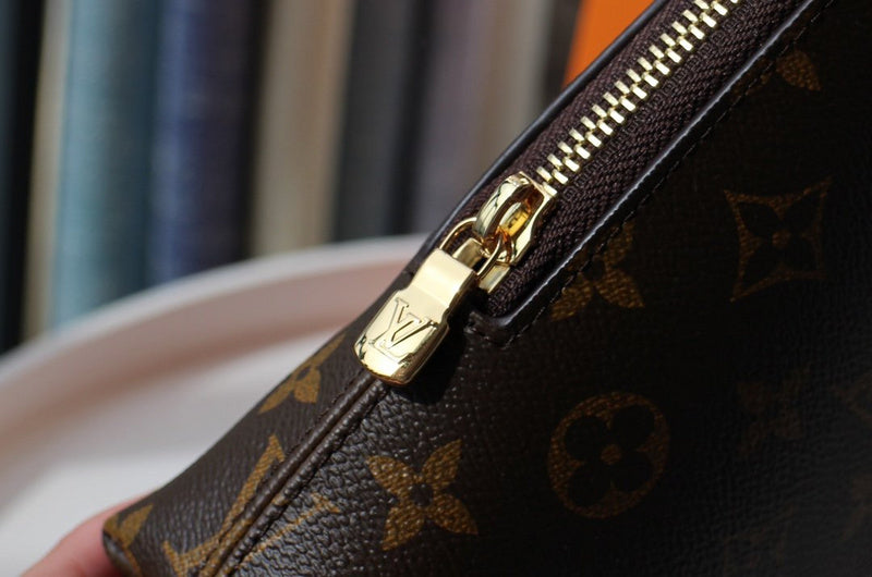 LOV - Luxurious Totes - 397