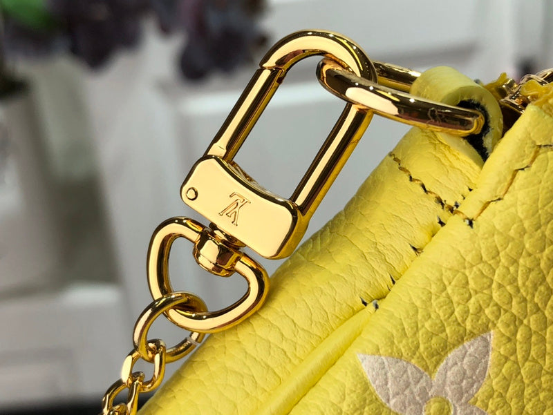 LOV - Luxurious Totes - 1772