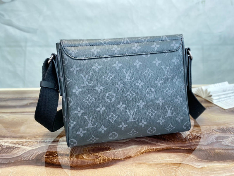 LOV - Luxurious Totes - 2296
