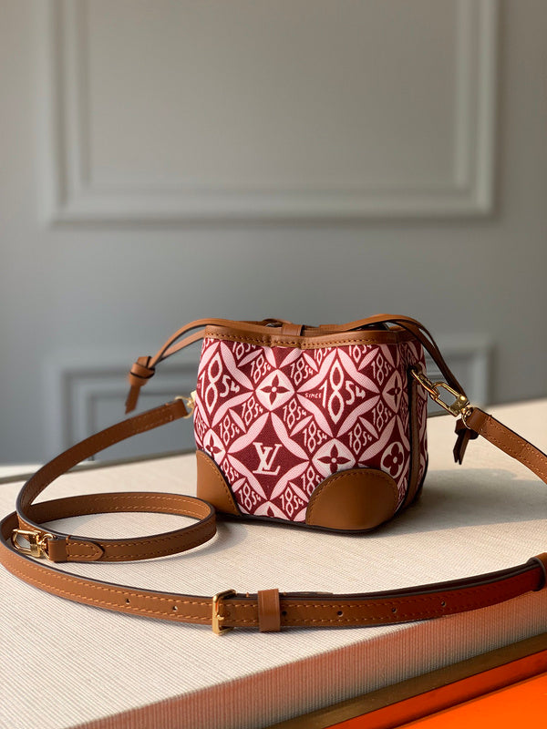 Luxurious Totes - Latest - 1543