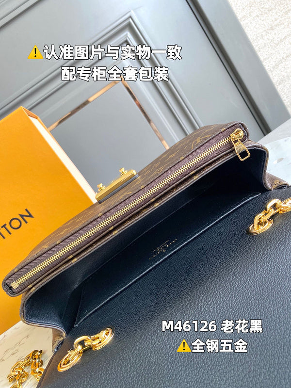 LOV - Luxurious Totes - 807