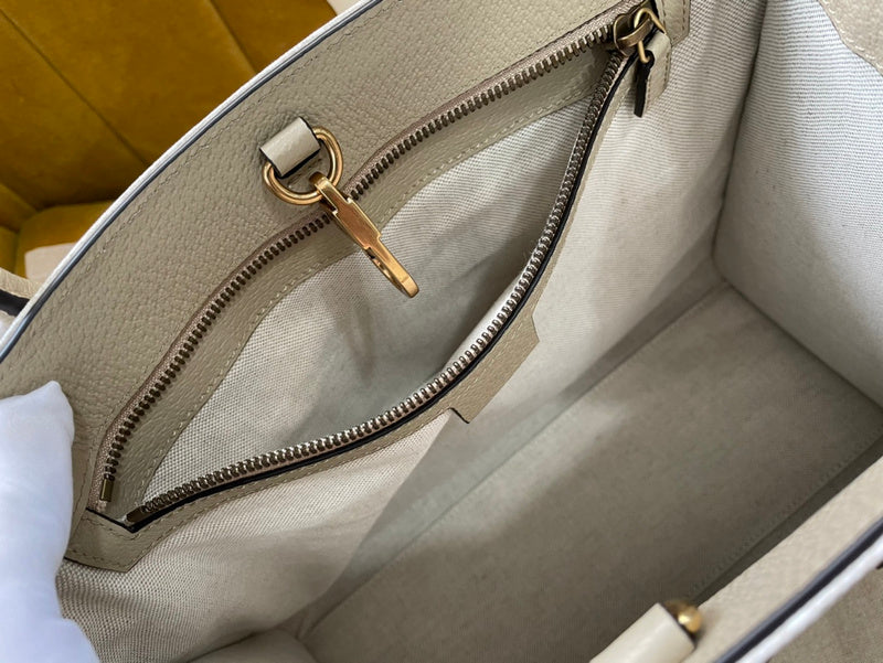 GUI - Luxurious Totes - 719