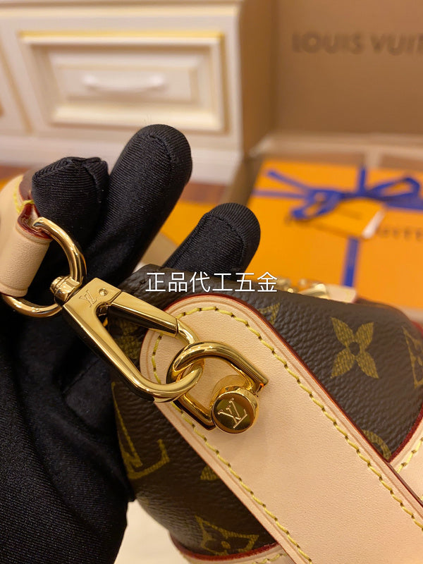 LOV - Luxurious Totes - 2411