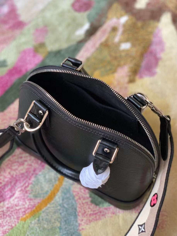LOV - Luxurious Totes - 2312