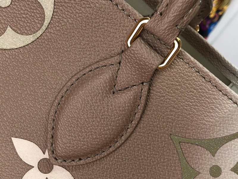 LOV - Luxurious Totes - 1577