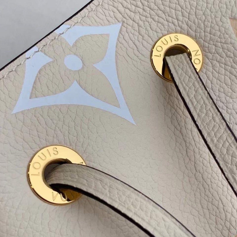 LOV - Luxurious Totes - 2396