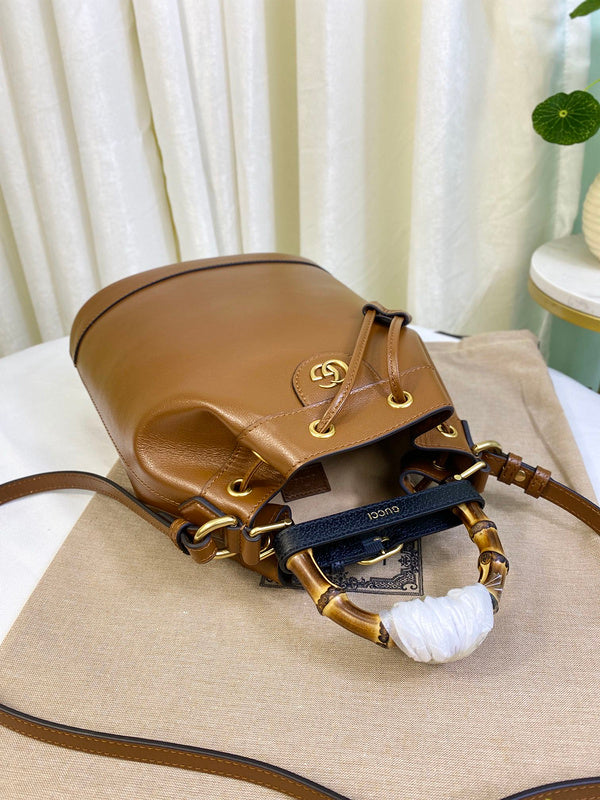 GUI - Luxurious Totes - 695