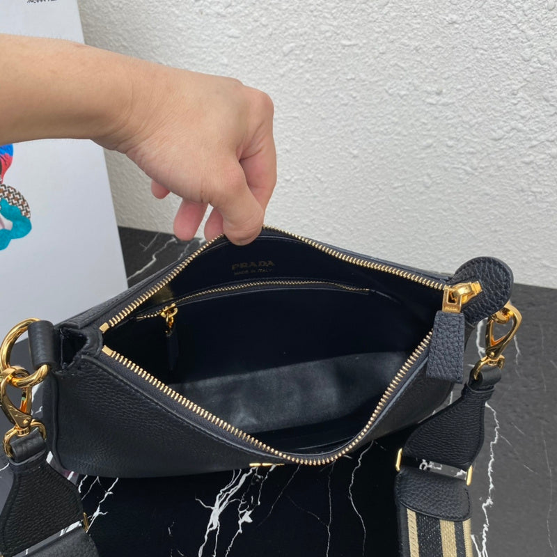 PDA - Luxurious Totes - 079