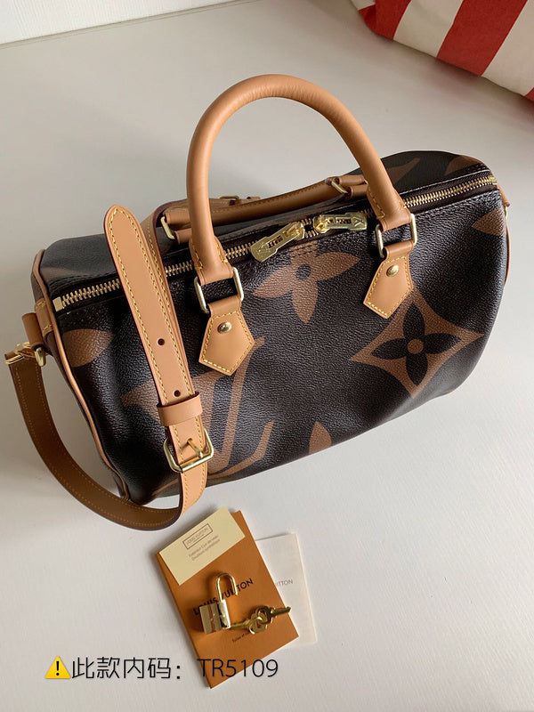 Luxurious Totes - Latest - 9704