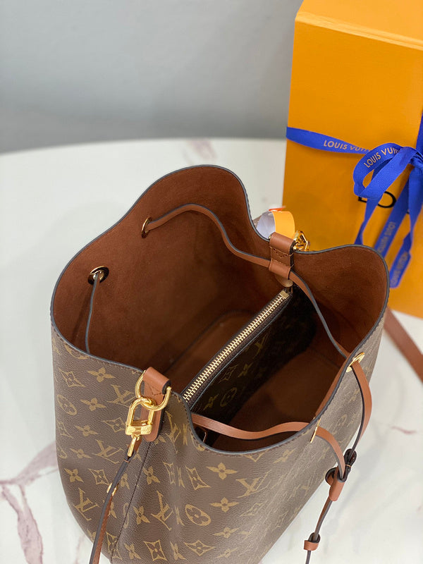 LOV - Luxurious Totes - 2459