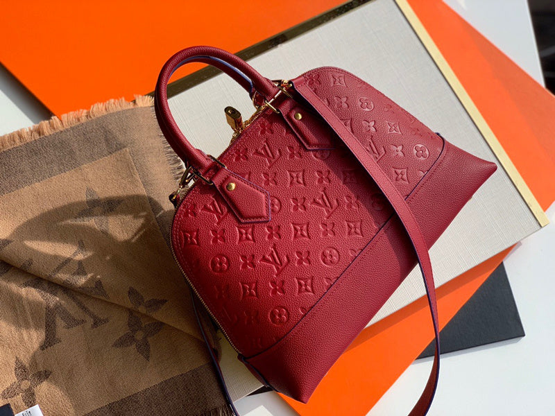 Luxurious Totes - Latest - 1939