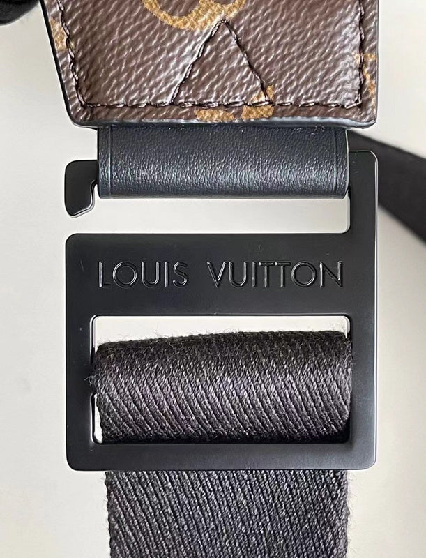 LOV - Luxurious Totes - 2381