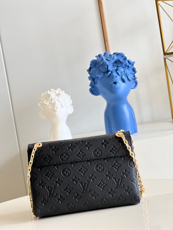 LOV - Luxurious Totes - 1642
