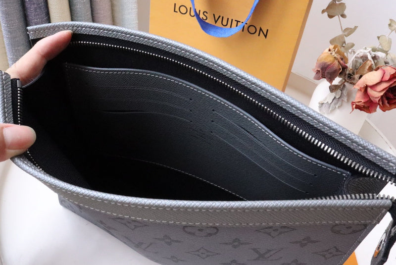 LOV - Luxurious Totes - 1482
