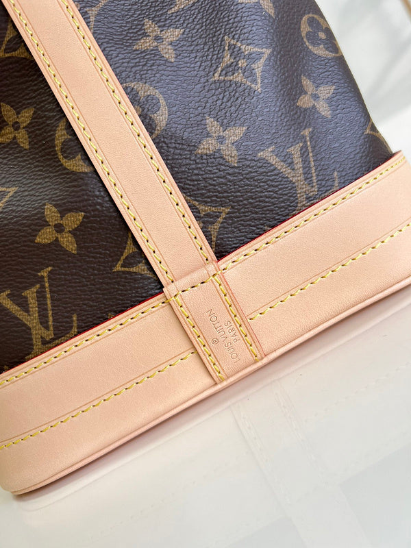 LOV - Luxurious Totes - 2007