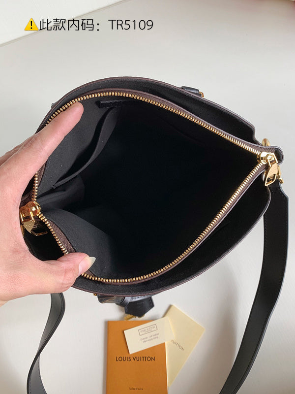 Luxurious Totes - Latest - 2362