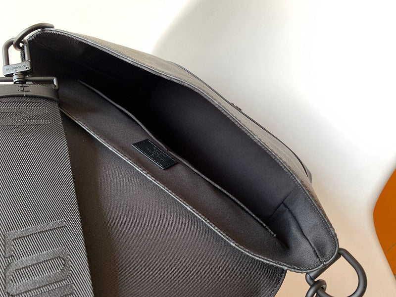 LOV - Luxurious Totes - 1559