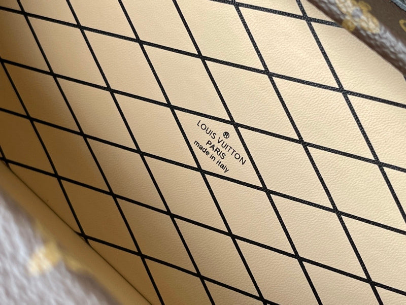 LOV - Luxurious Totes - 1528