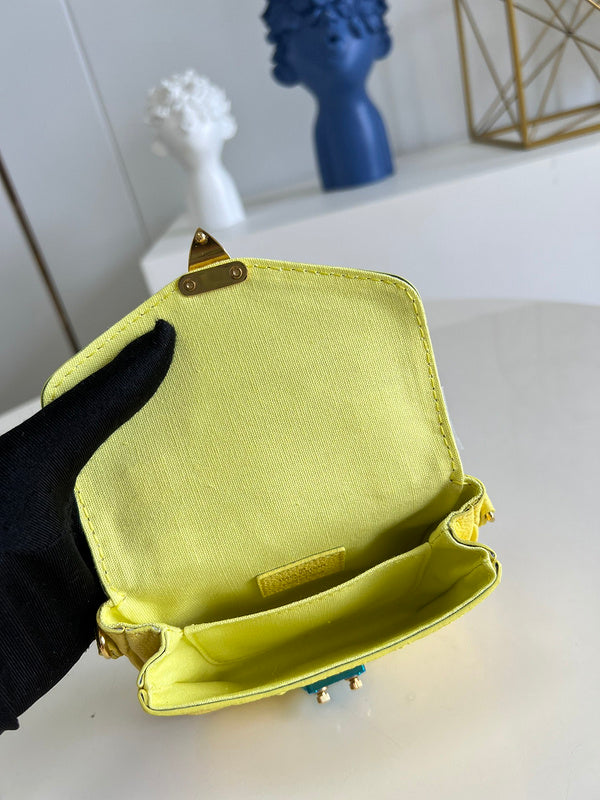 LOV - Luxurious Totes - 1699