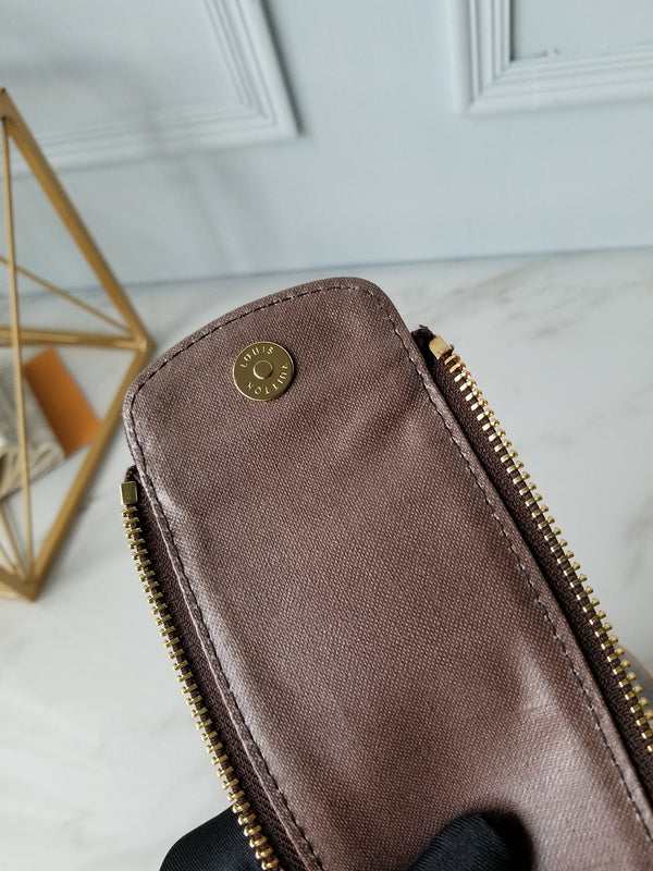 LOV - Luxurious Totes - 2331