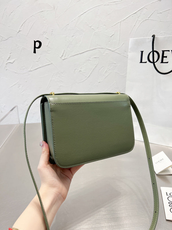 Luxurious Totes - LW-CH Bags - 046