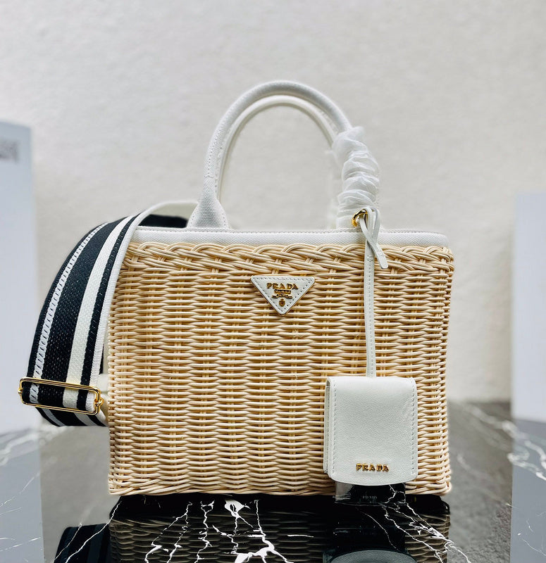 Luxurious Totes - Latest - 4545