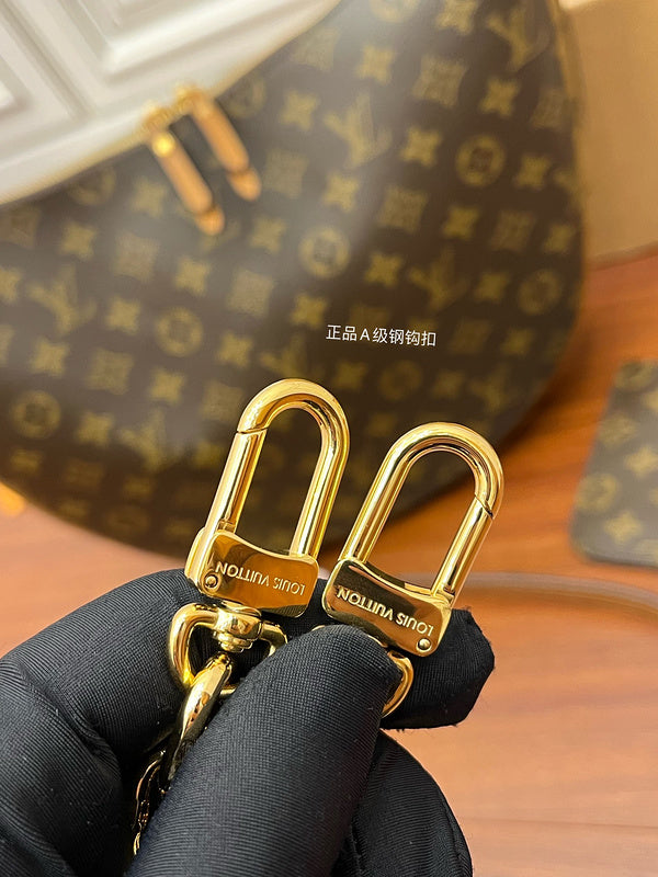 LOV - Luxurious Totes - 935