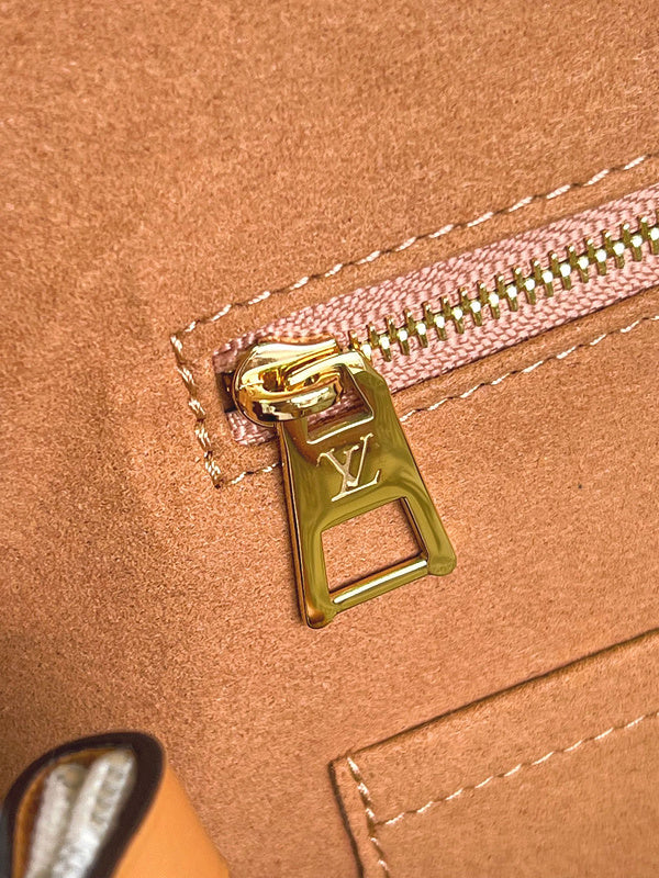 LOV - Luxurious Totes - 2160