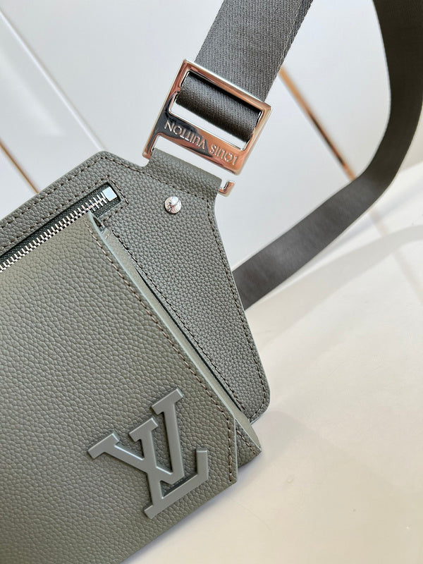 LOV - Luxurious Totes - 986
