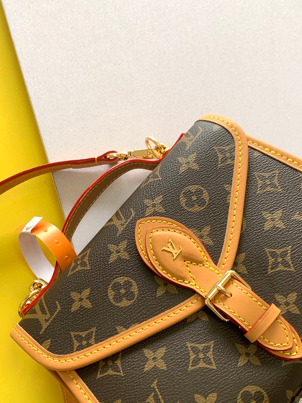 LOV - Luxurious Totes - 1105
