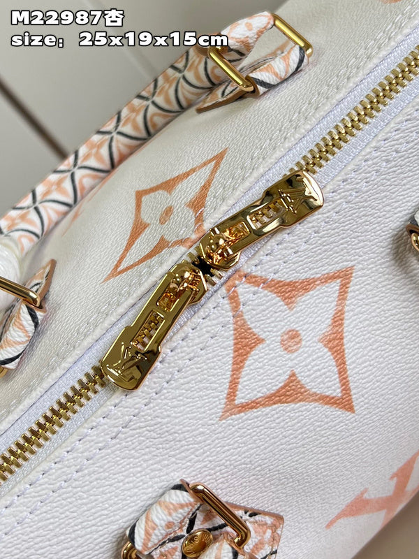 LOV - Luxurious Totes - 010