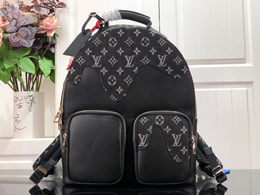 LOV - Luxurious Totes - 2024