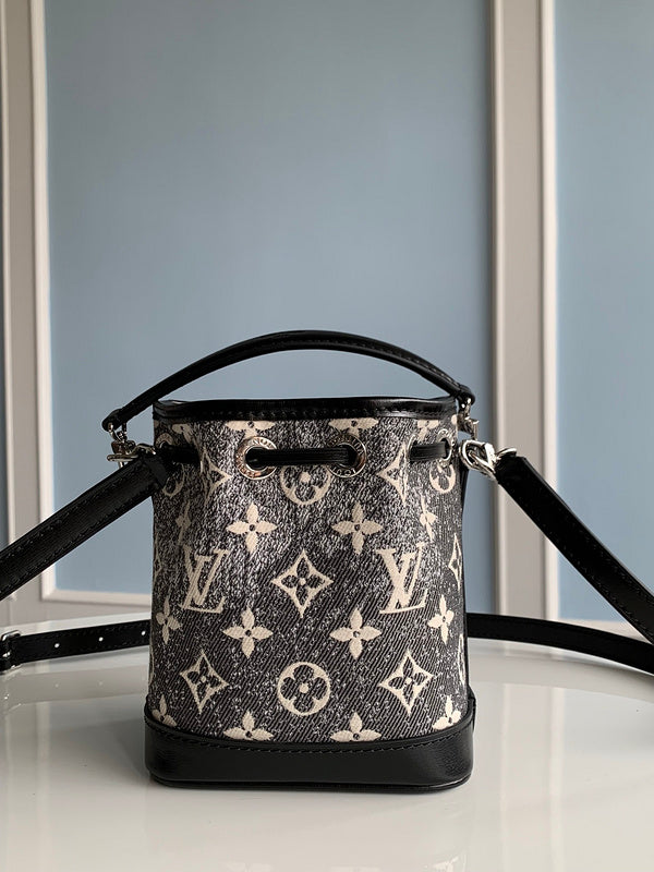 LOV - Luxurious Totes - 957