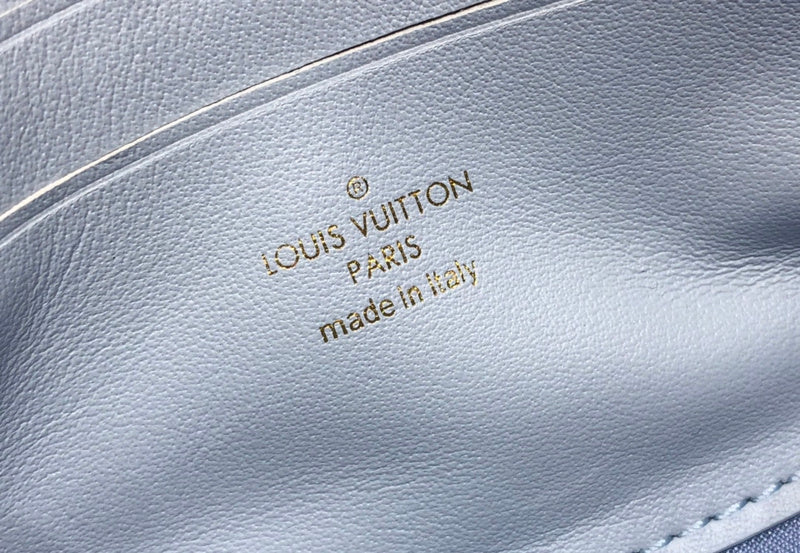 LOV - Luxurious Totes - 1590