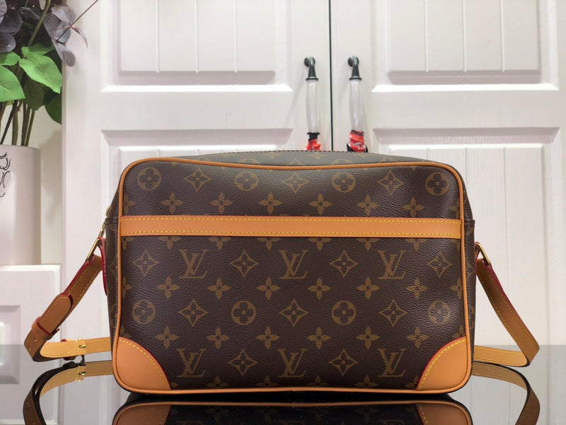 LOV - Luxurious Totes - 2212