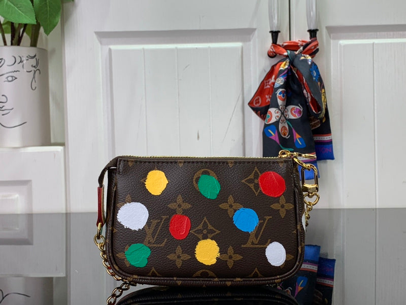 LOV - Luxurious Totes - 597