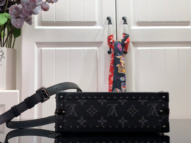 LOV - Luxurious Totes - 1345