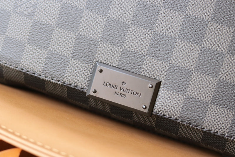 LOV - Luxurious Totes - 2046