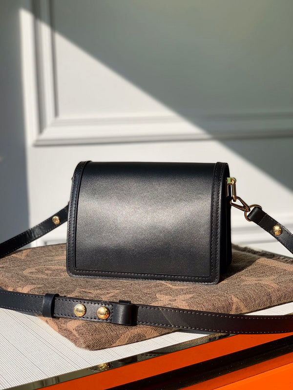 Luxurious Totes - Latest - 1920