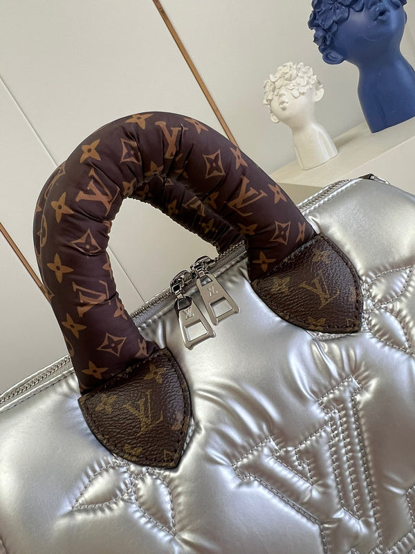 LOV - Luxurious Totes - 959