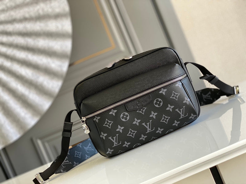 LOV - Luxurious Totes - 1855