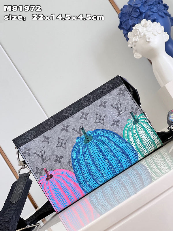 LOV - Luxurious Totes - 299