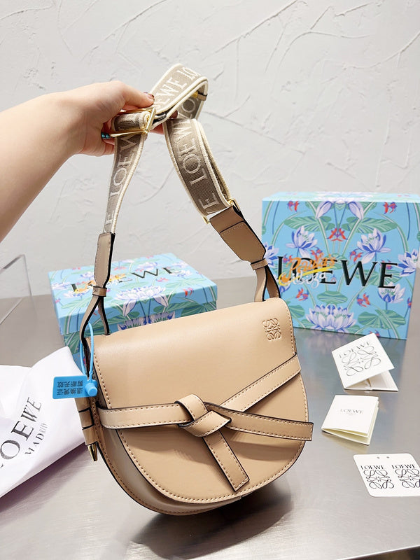Luxurious Totes - LW-CH Bags - 016