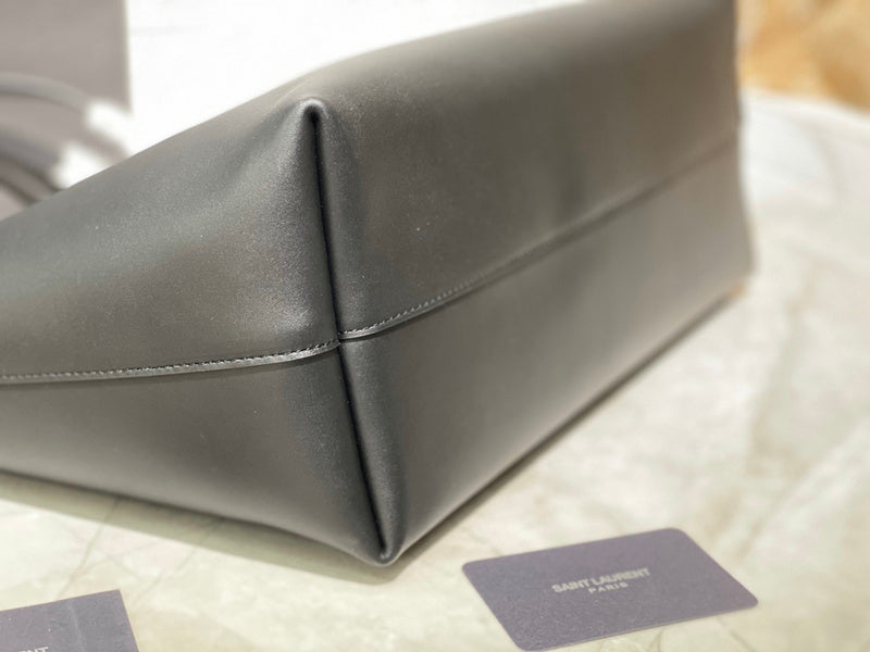 Luxurious Totes - Latest - 8486