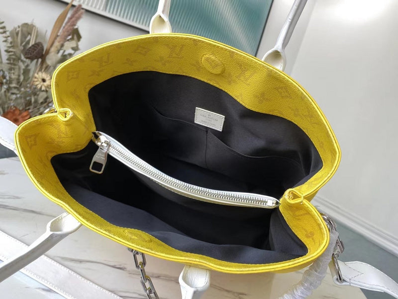 LOV - Luxurious Totes - 2451