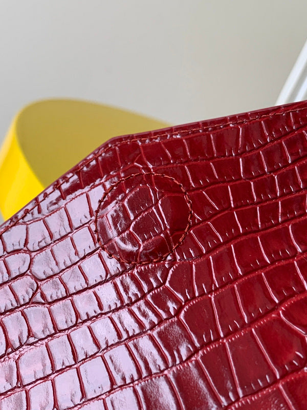 Luxurious Totes - Latest - 8102