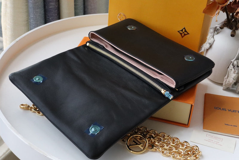 LOV - Luxurious Totes - 1036